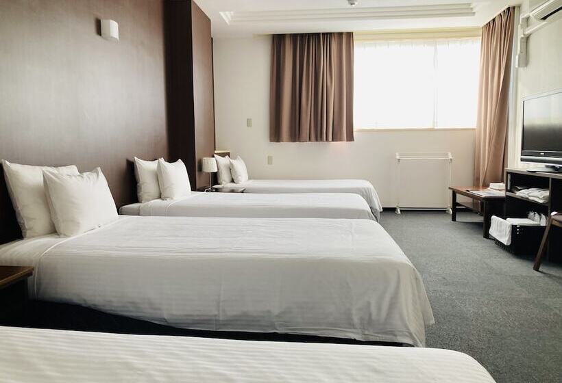 اتاق استاندارد چهار تخته, Okinawa Hotel Precia