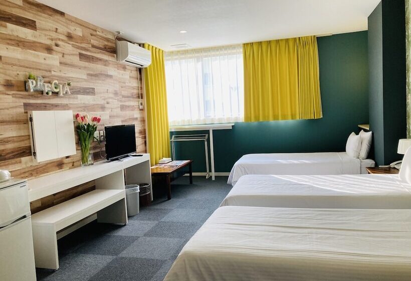 اتاق استاندارد چهار تخته, Okinawa Hotel Precia