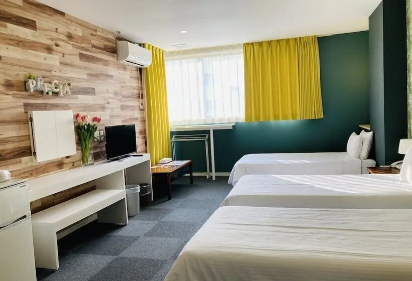Standard Neljän Hengen Huone, Okinawa Hotel Precia