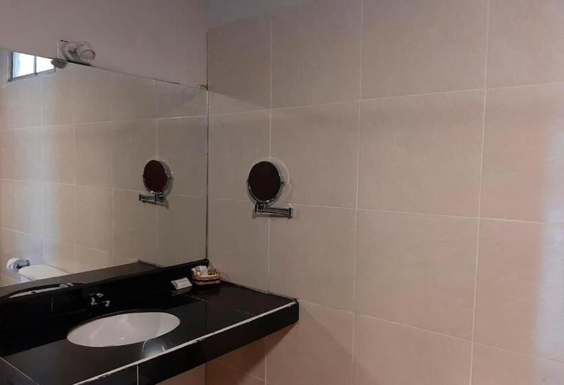 Habitación Superior Cama King, Qallwa Chincha
