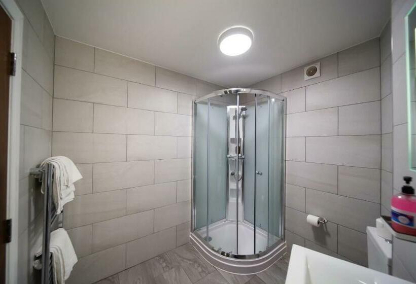 חדר סטנדרט, The Arch