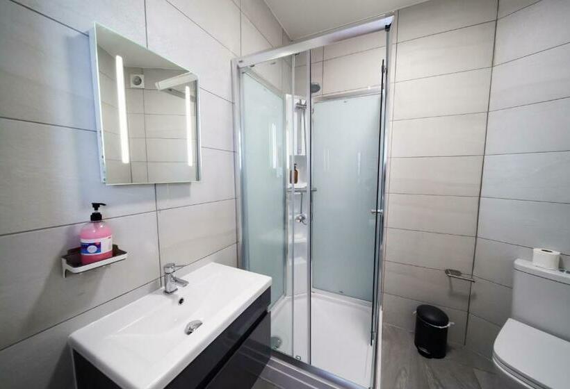 חדר סטנדרט, The Arch