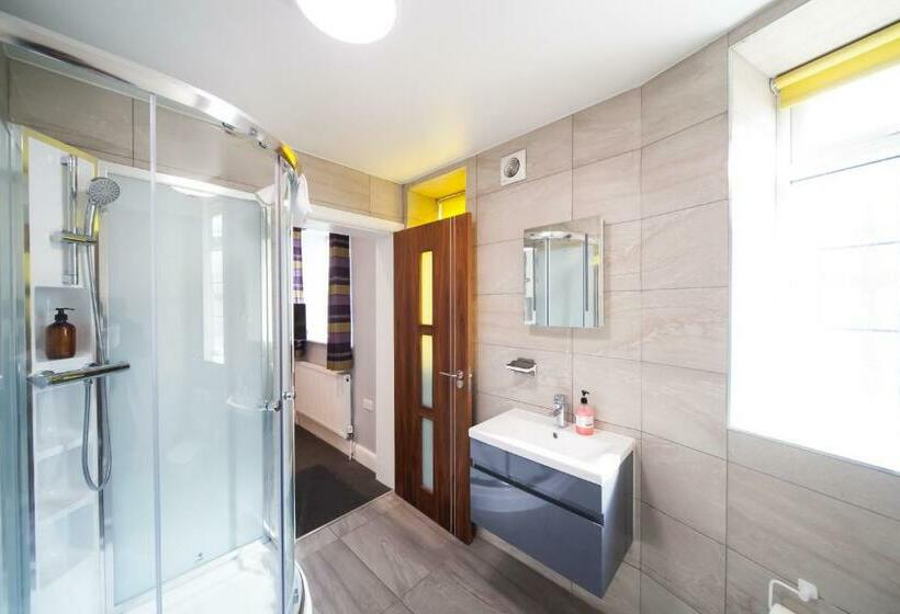 חדר סטנדרט יחיד, The Arch