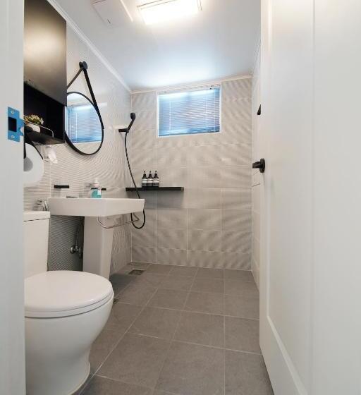 Deluxe Rum, Pension Haneul Tari