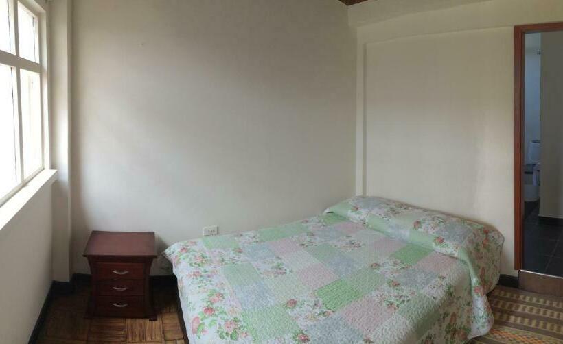 スタンダードルーム, Hostal Guaque