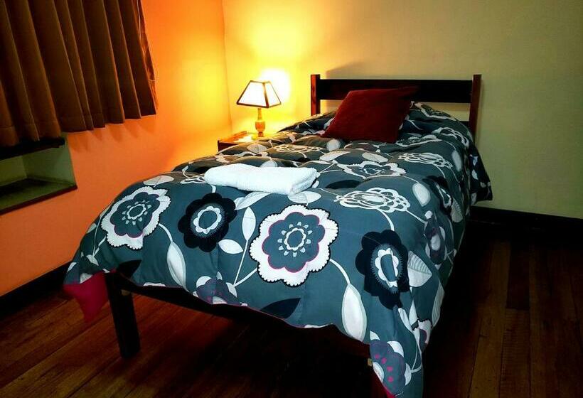 غرفة قياسية فردية, La Nuit Home