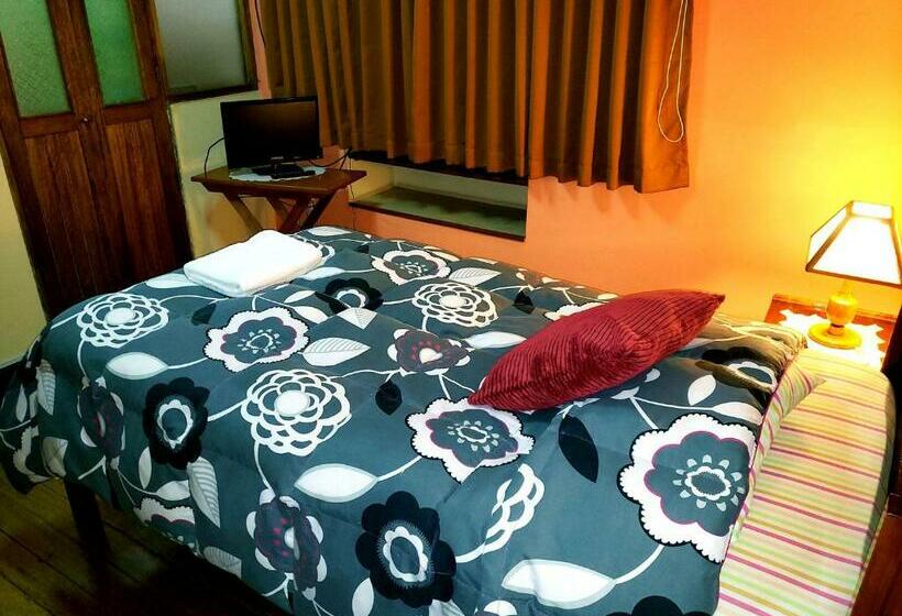 غرفة قياسية فردية, La Nuit Home