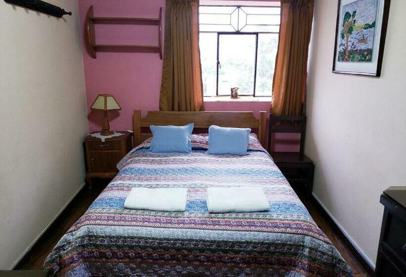 غرفة قياسية, La Nuit Home