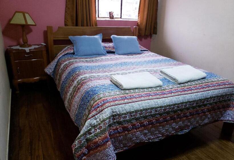 غرفة قياسية, La Nuit Home