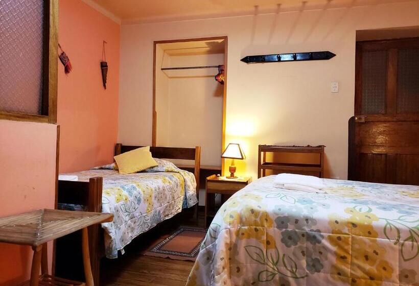 Quarto Triplo Estandar, La Nuit Home