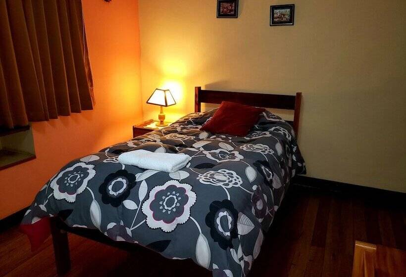 غرفة قياسية فردية, La Nuit Home