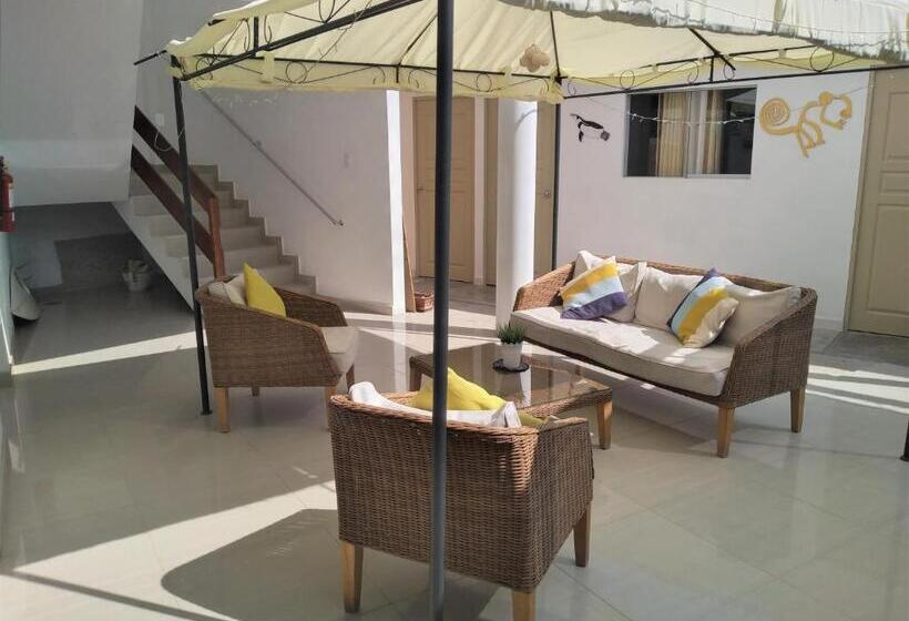 Bed in een Gedeelde Kamer, Icthus Paracas