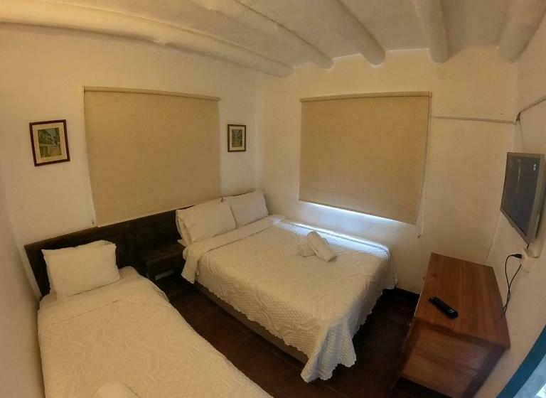 Standard Triple Room, Abahunza