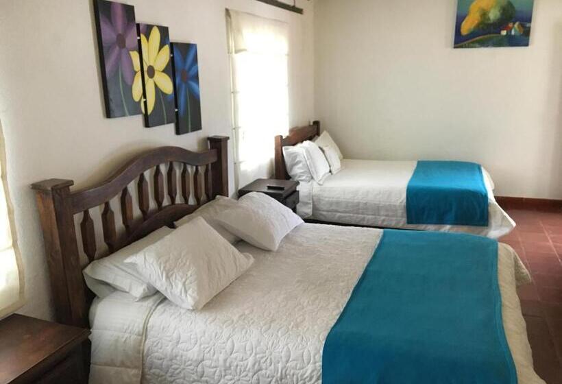 Standard Quadruple Room, Abahunza