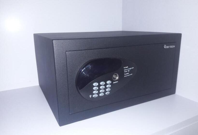 标准间, Arthur Brich