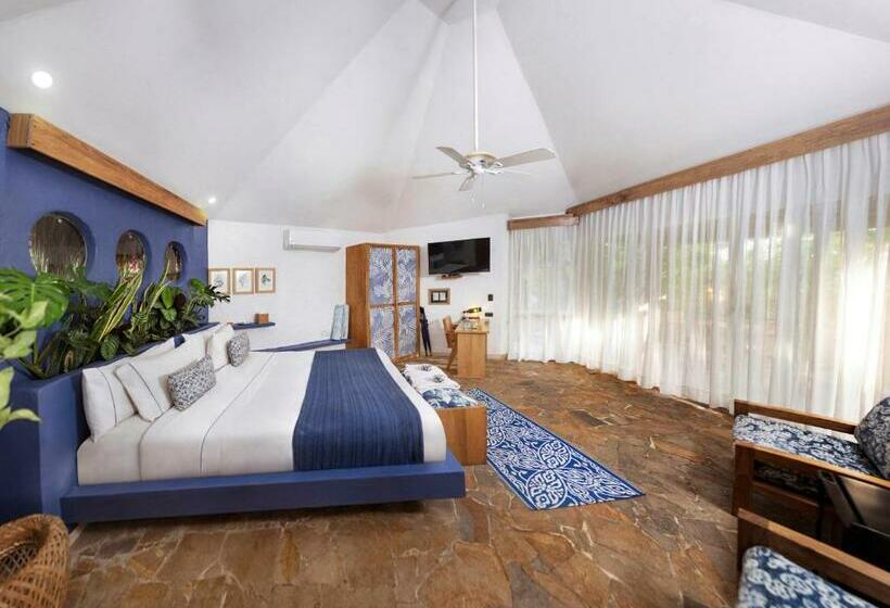 スタンダードバンガロー, Blue Apple Beach