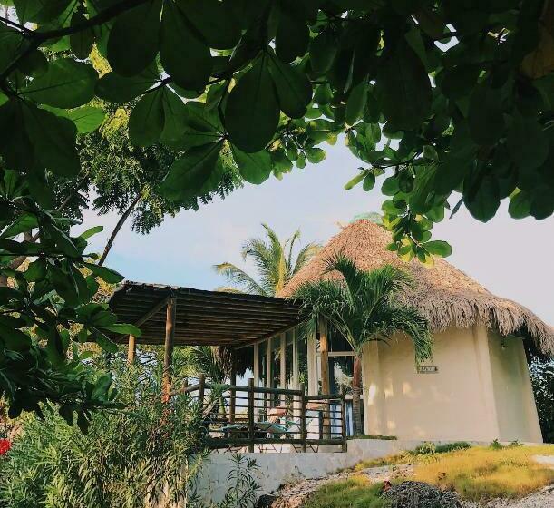 スタンダードバンガロー, Blue Apple Beach