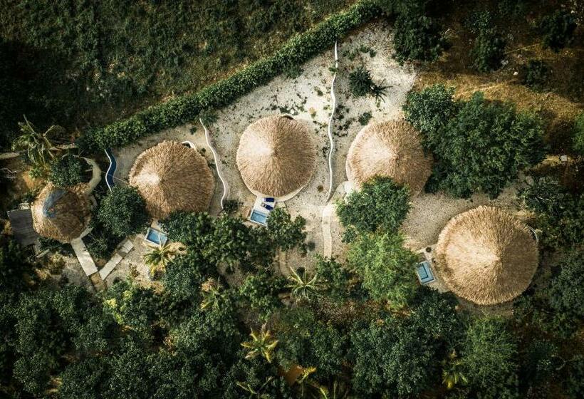 スタンダードバンガロー, Blue Apple Beach