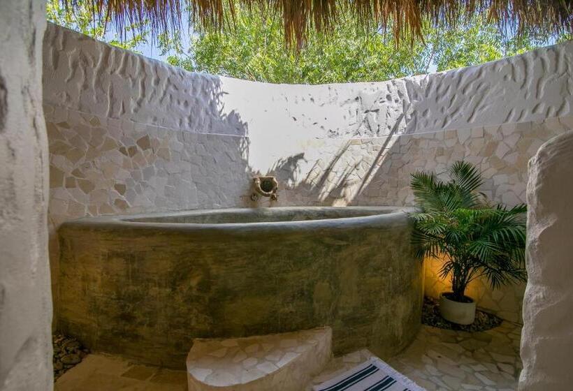 デラックスバンガロー, Blue Apple Beach