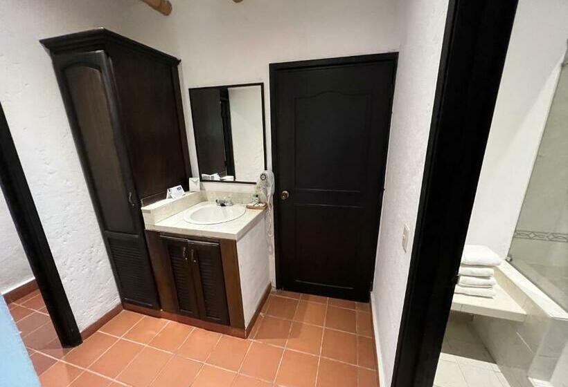 غرفة أساسية ثلاثية, Campestre Montecarlo