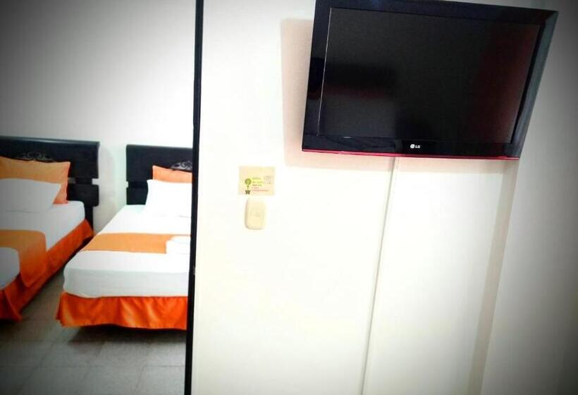 패밀리 룸, El Atajo