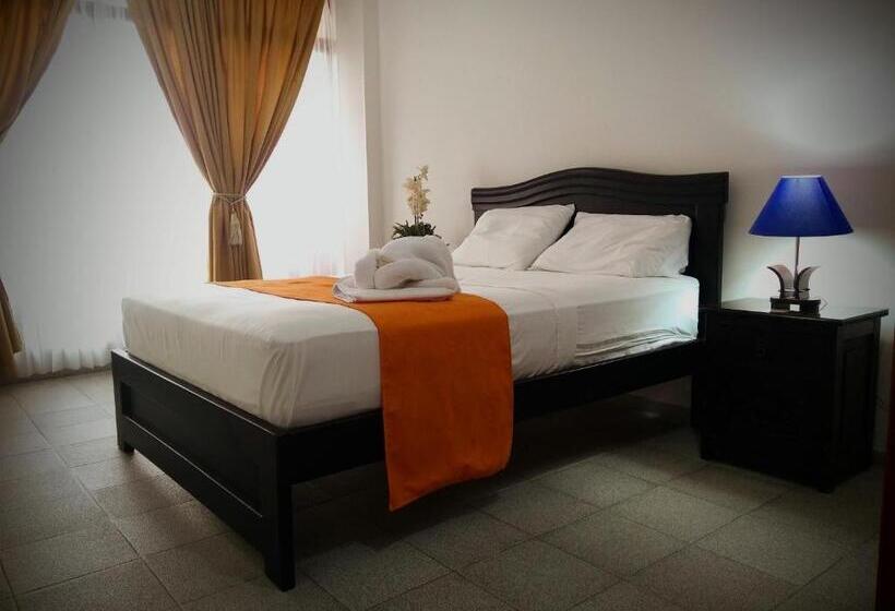 패밀리 룸, El Atajo