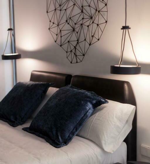 جناح جونيور مزوَّد بجاكوزي, El Siglo