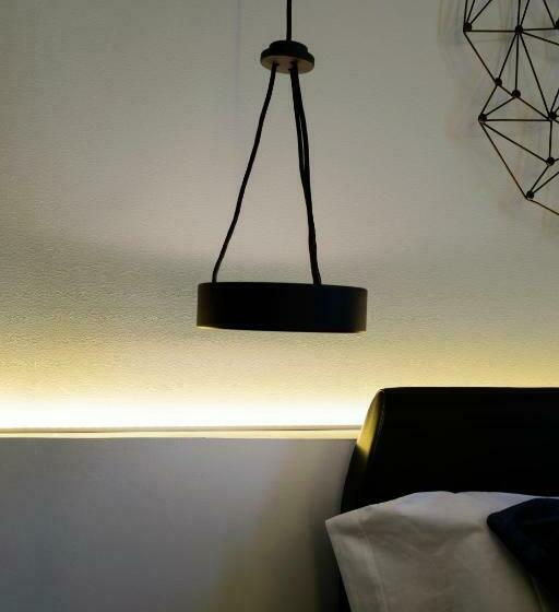 غرفة قياسية مزوَّدة بجاكوزي, El Siglo