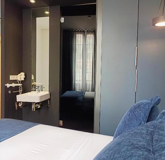 غرفة قياسية مزوَّدة بجاكوزي, El Siglo