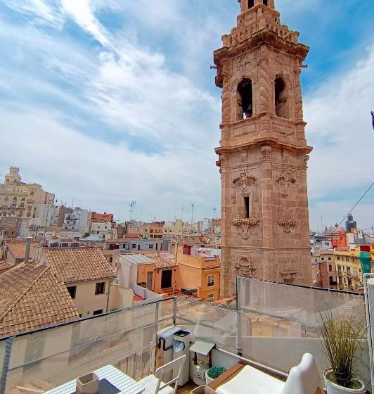 جناح جونيور مزوَّد بجاكوزي, El Siglo