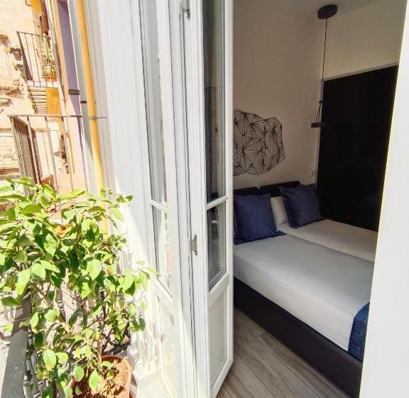 غرفة قياسية, El Siglo