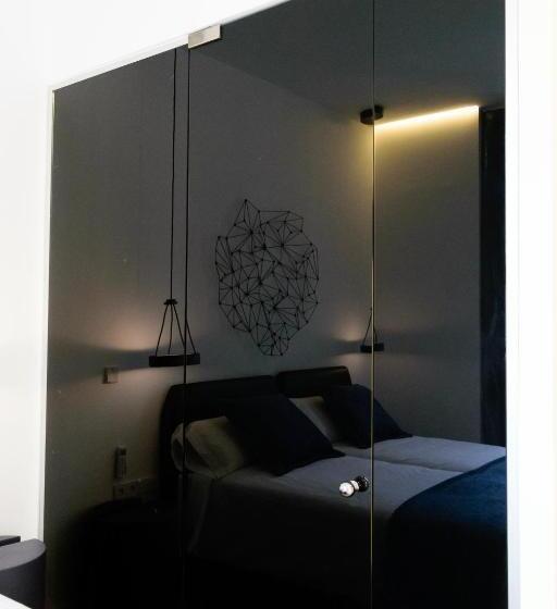 غرفة قياسية, El Siglo