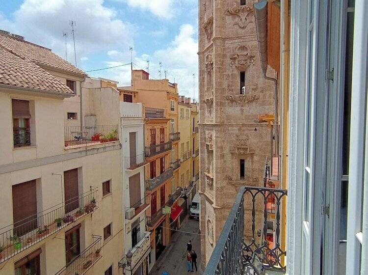 غرفة قياسية, El Siglo