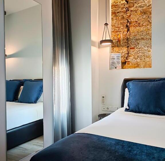 غرفة أساسية, El Siglo