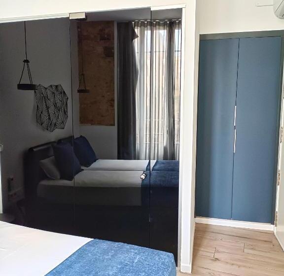 غرفة قياسية, El Siglo