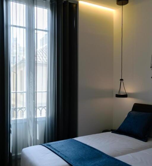 غرفة قياسية, El Siglo