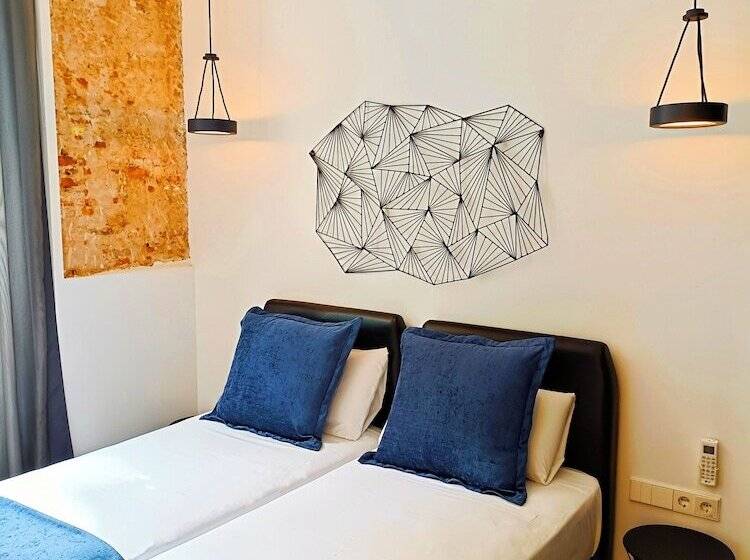 غرفة قياسية, El Siglo