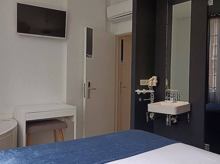 غرفة قياسية مزوَّدة بجاكوزي, El Siglo