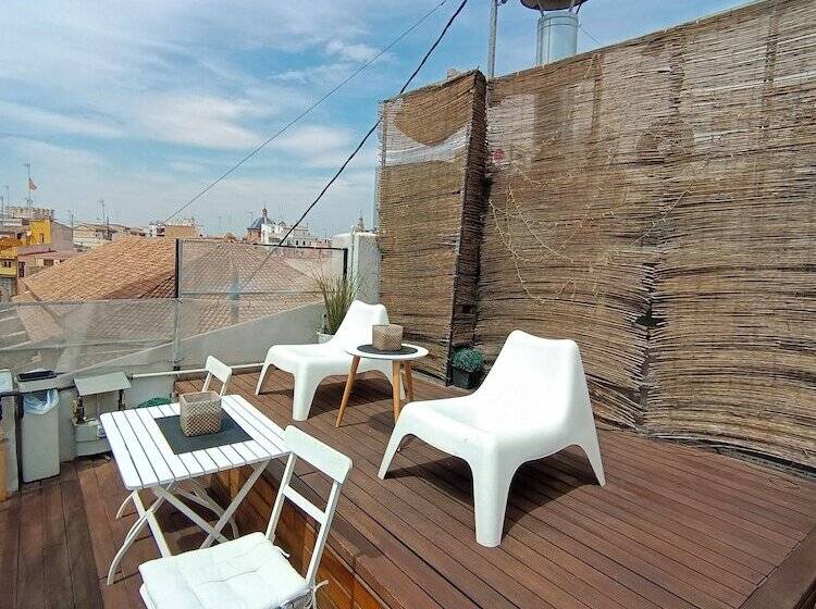 جناح جونيور مزوَّد بجاكوزي, El Siglo