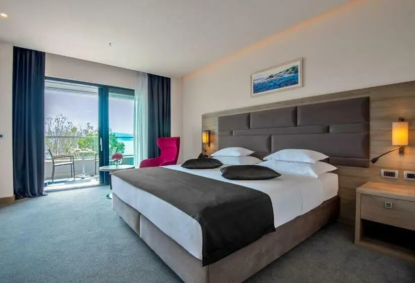 Superior Room Sea View with Balcony, Plaža Duće