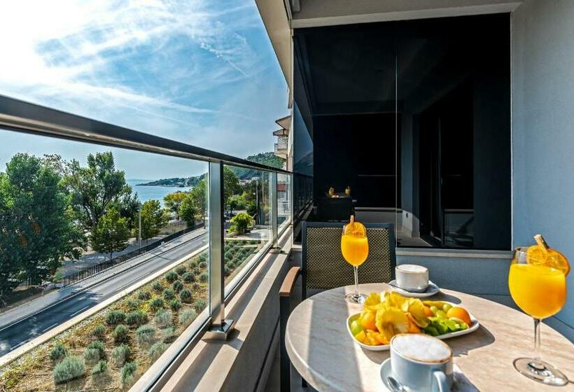 Superior Room Sea View with Balcony, Plaža Duće