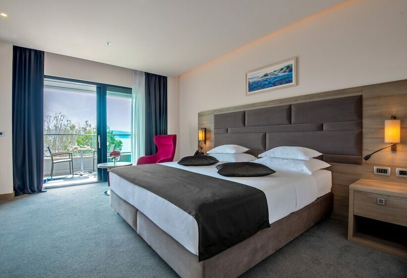 Superior Room Sea View with Balcony, Plaža Duće
