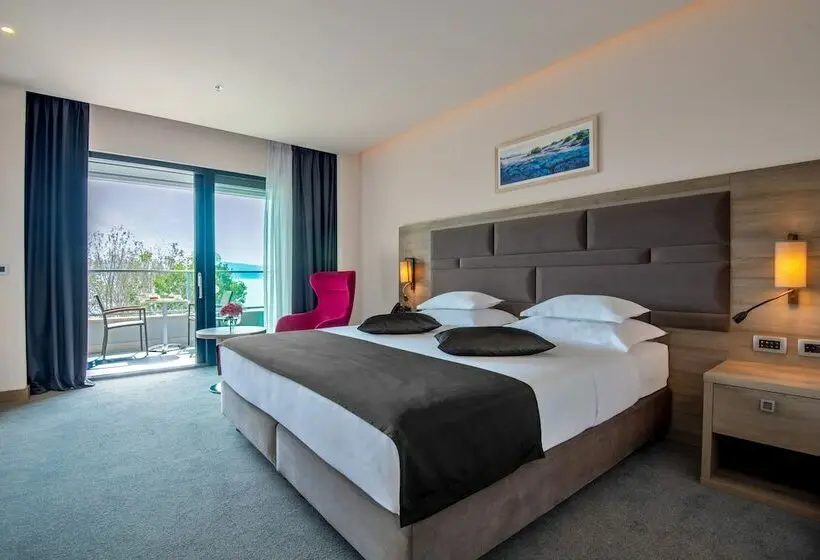 Superior Room Sea View with Balcony, Plaža Duće
