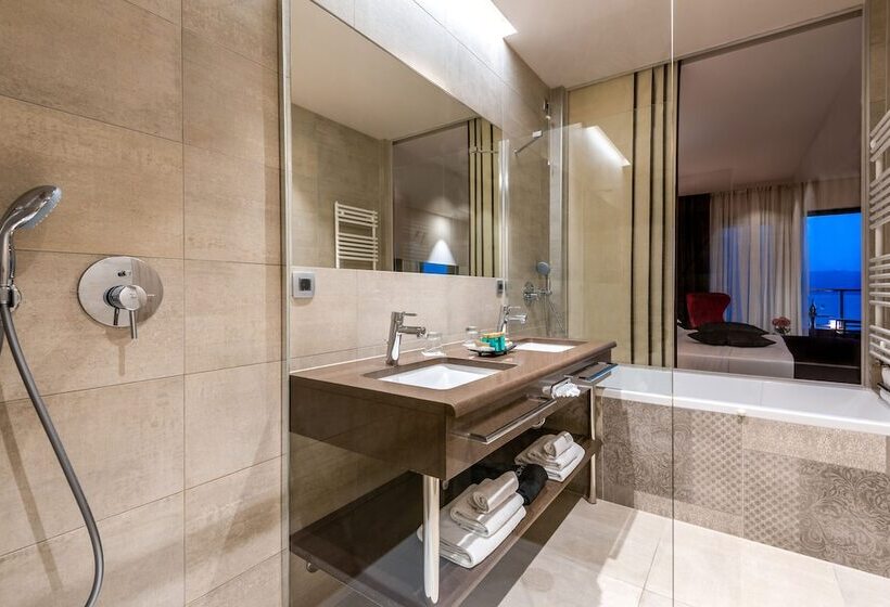 Номер Deluxe Вид на Море с Балконом, Plaža Duće