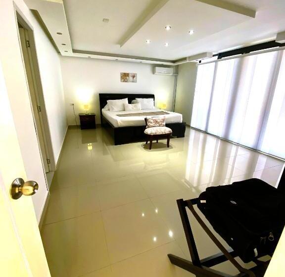 デラックスルーム, San Laurent