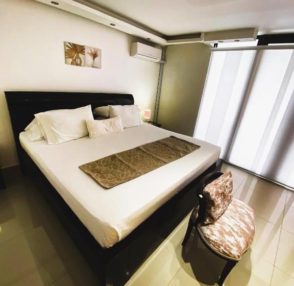 デラックスルーム, San Laurent