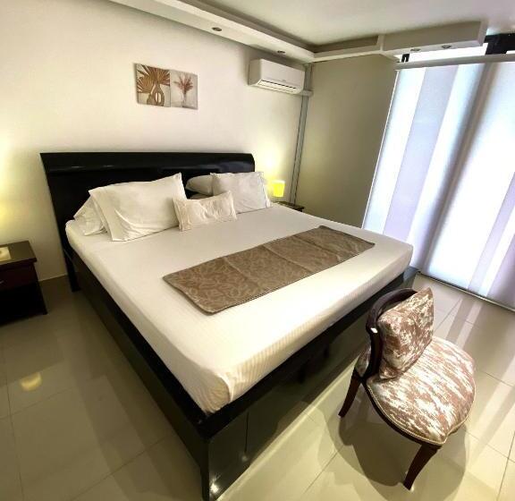 デラックスルーム, San Laurent