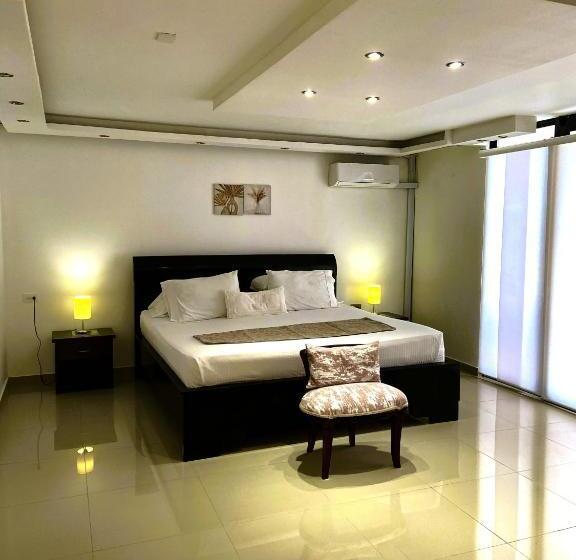 デラックスルーム, San Laurent