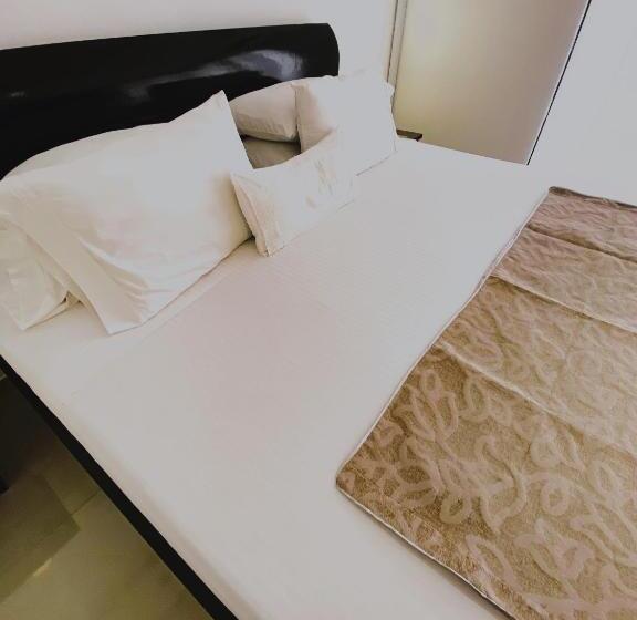 デラックスルーム, San Laurent