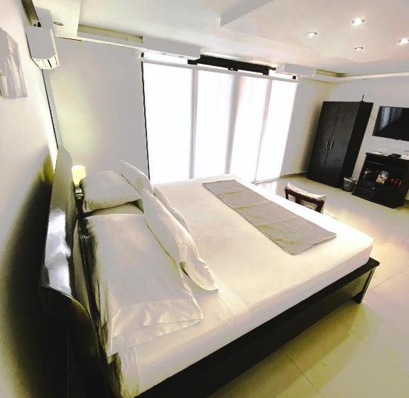 デラックスルーム, San Laurent